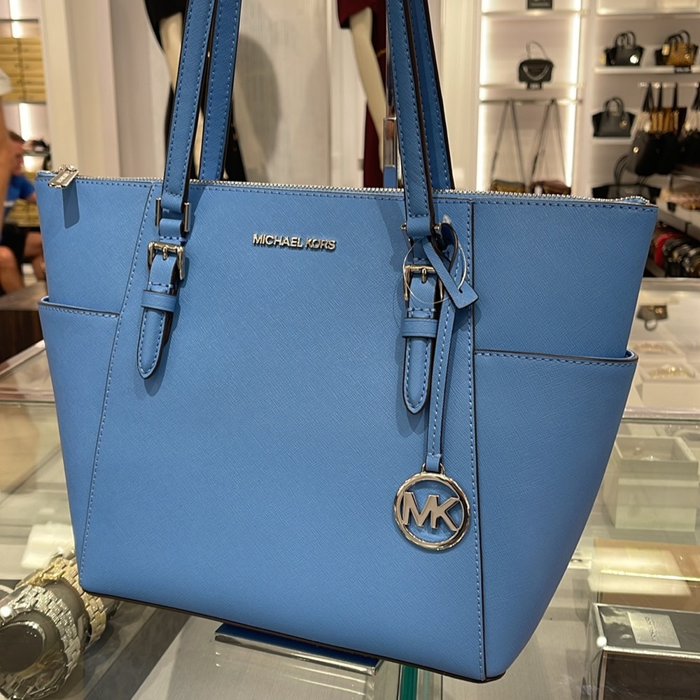 MICHAEL KORS
Jet Set Large Crossgrain Leather Top-Zip Charlotte Tote Bag
NWT - Picture 6 of 16